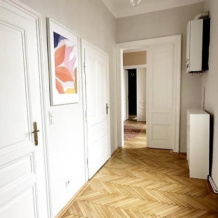 Ruhige & Grosse Altbauwohnung 7Min Zum Zentrum Wien Ngoại thất bức ảnh