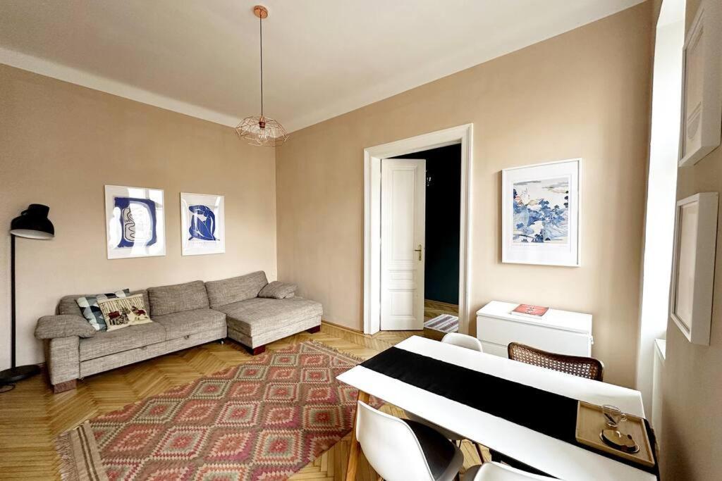 Ruhige & Grosse Altbauwohnung 7Min Zum Zentrum Wien Ngoại thất bức ảnh